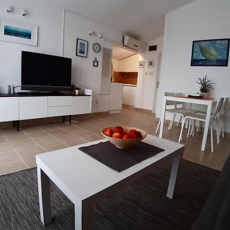 Tonka-marta Apartment *